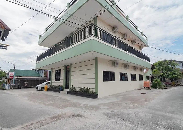 RedDoorz near Arka Sepinggan Airport Hotel Balikpapan 